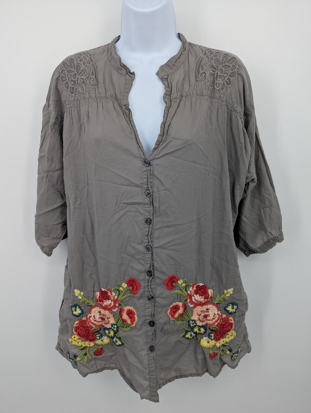 Johnny Was Gray Floral Embroidered Cotton Tunic Top, Boho Button Front, Size M